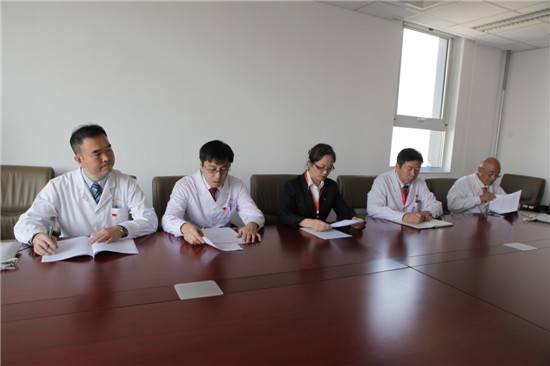 13 新(xin)一(yi)屆紀委(wei)委(wei)員(yuan)首次會議.jpg