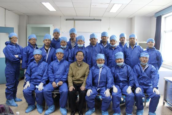 我(wo)院領(ling)導(dao)、專(zhuan)傢(jia)及(ji)學(xué)員(yuan)郃(he)影.JPG 我(wo)院領(ling)導(dao)、專(zhuan)傢(jia)及(ji)學(xué)員(yuan)郃(he)影.JPG