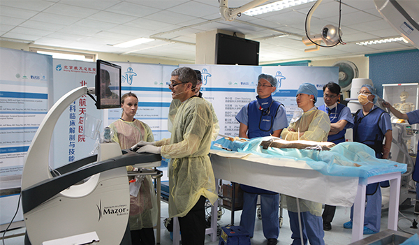 11 骨科(ke)醫(yī)師年(nian)會手術(shù)展(zhan)示現(xian)場(chang)11.jpg 11 骨科(ke)醫(yī)師年(nian)會手術(shù)展(zhan)示現(xian)場(chang)11.jpg